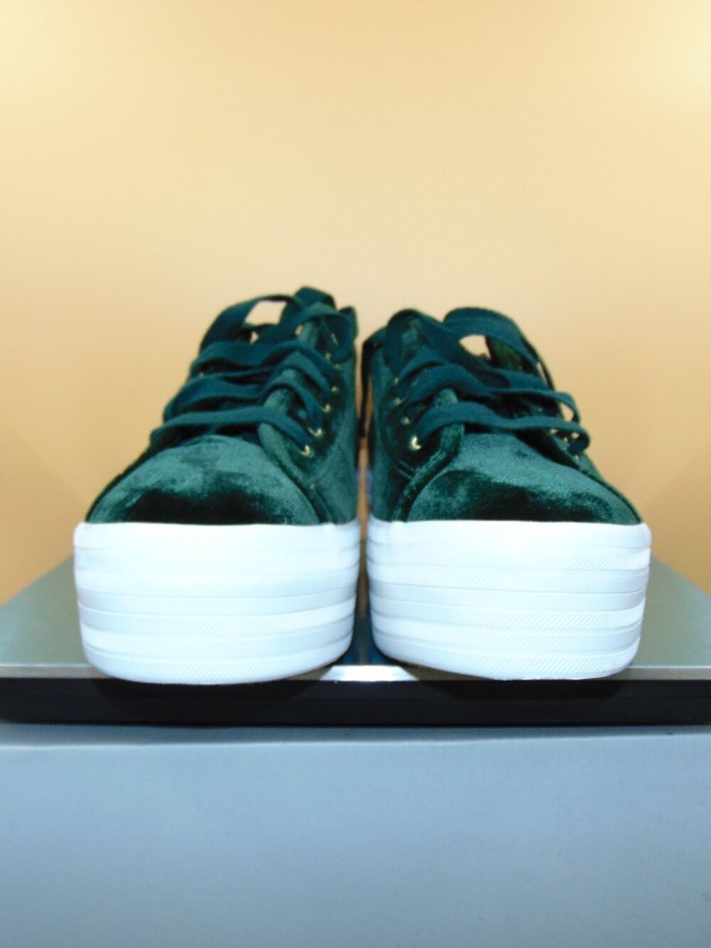 Keds Triple Kick Velvet Platform Sneakers Forest Green Women's Size 11 NWOB
